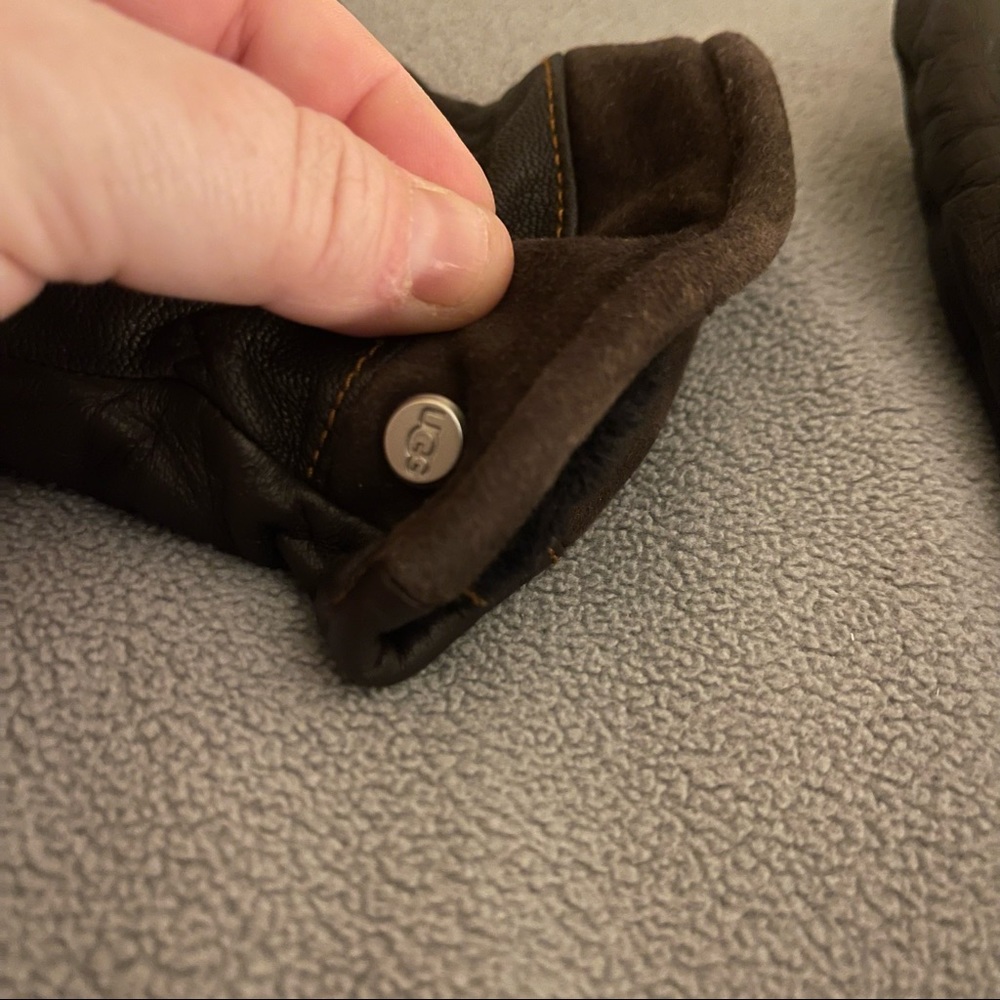 UGG brown leather captain gloves size medium - Picture 6 of 6
